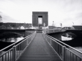 2022-12-26-Sparkasse-mit-Steg-vom-Kurpark-aus-gesehen_be01